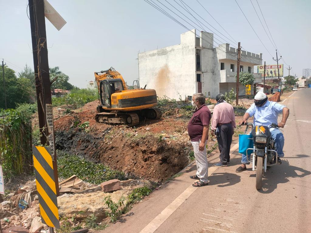 Cleaning of drains from Chain Mountain and JCB