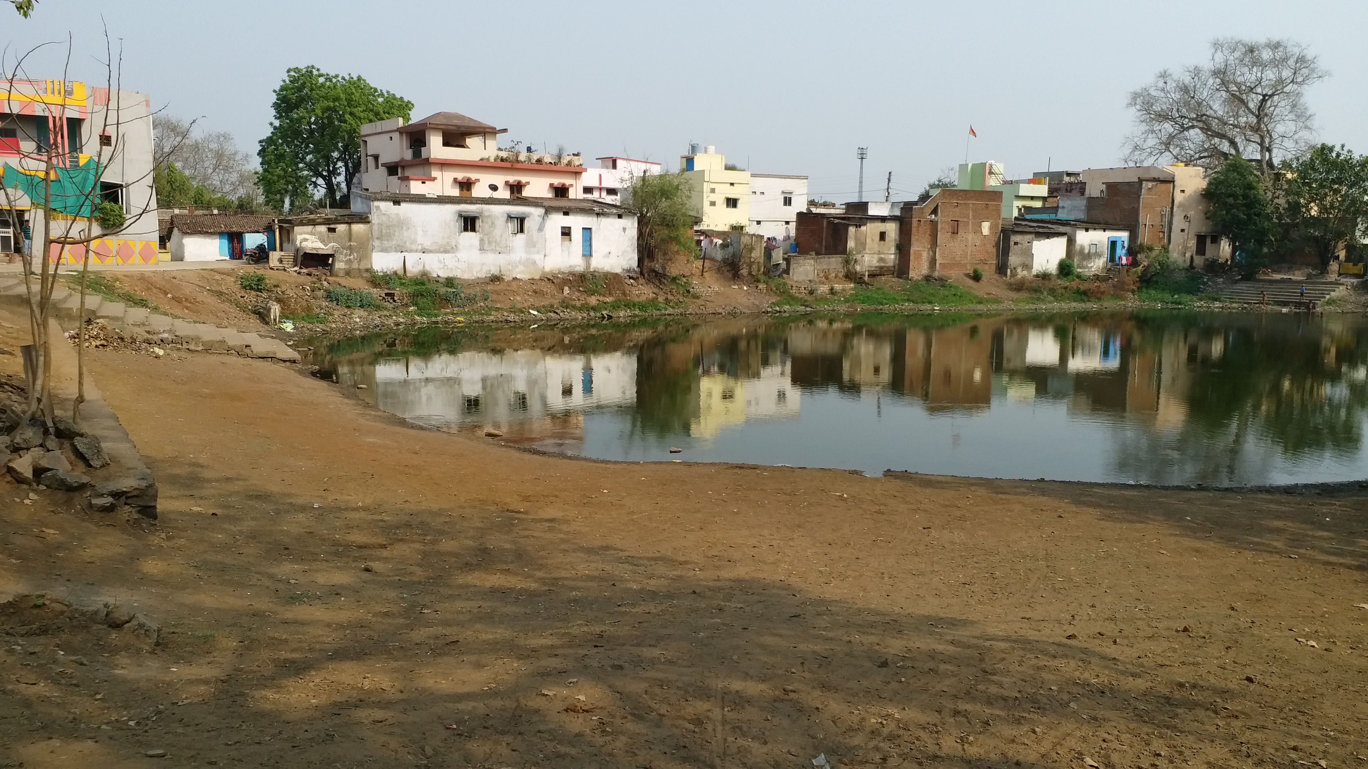 Ponds started drying up in Durg district due to heat