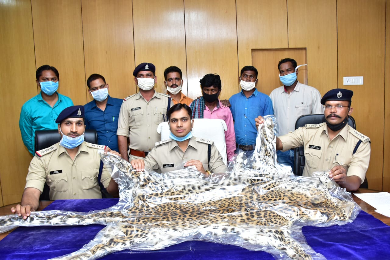 police-arrested-leopard-smuggler-in-gariyaband