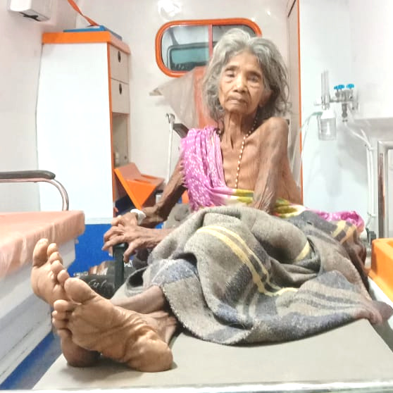 92-year-old-baldi-bai-returned-home-recovers-from-corona-in-gariyaband