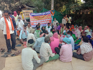 Farmer families sits on hunger strike