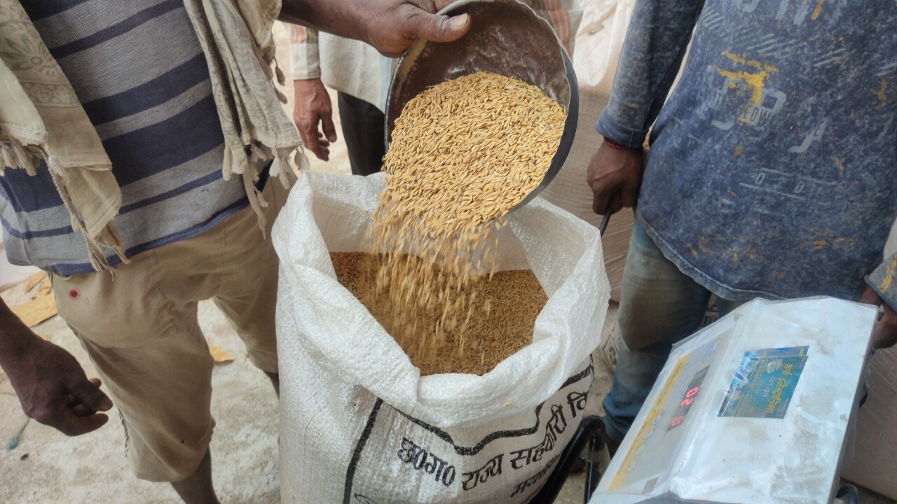 Talks with farmers regarding paddy purchase in Gariaband