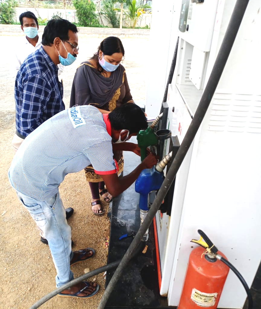 Mainpur petrol pump sealed for selling petrol during lockdown in surajpur