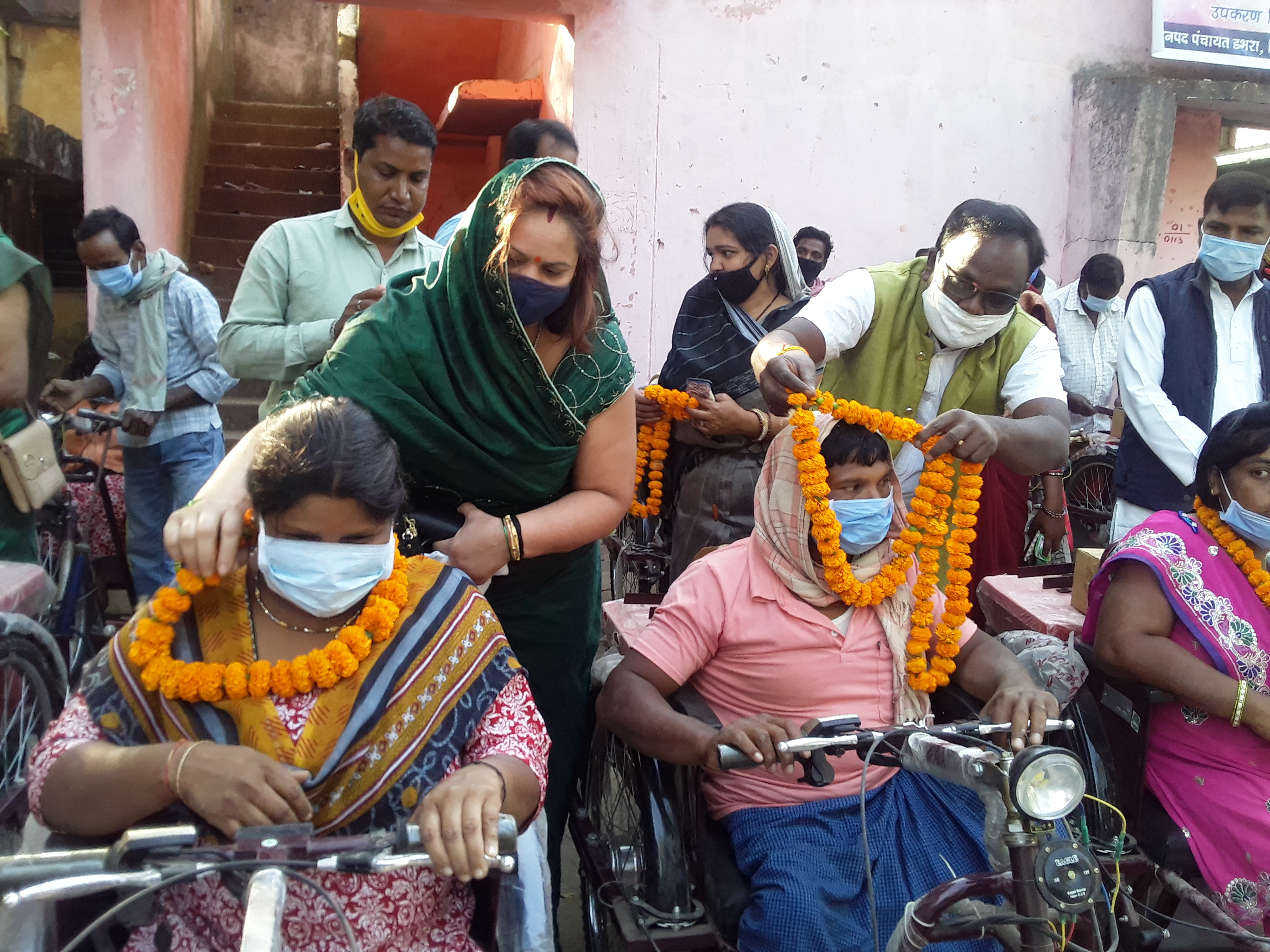 21 TRAI Cycle distribution on International Disability Day in janjgir champa