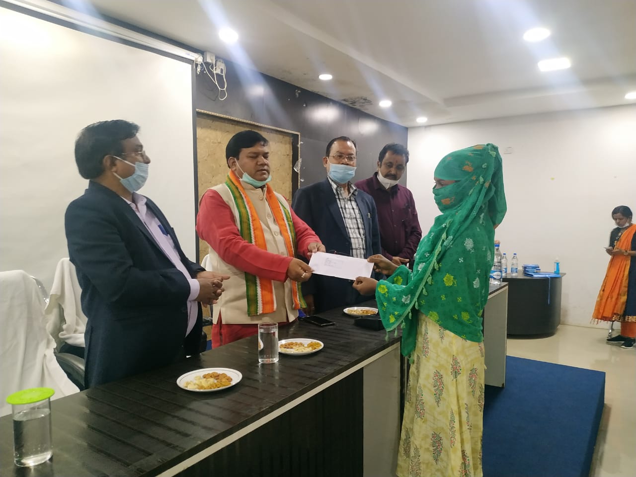 32-pahari-korwas-were-given-appointed-certificate-of-guest-assistant-teacher-in-jashpur