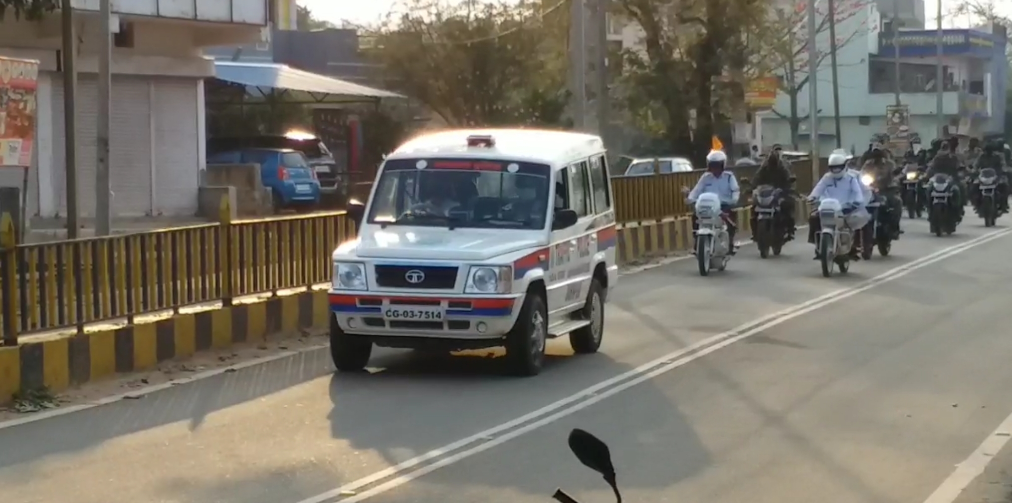 police-administration-carried-out-flag-march-in-jashpur