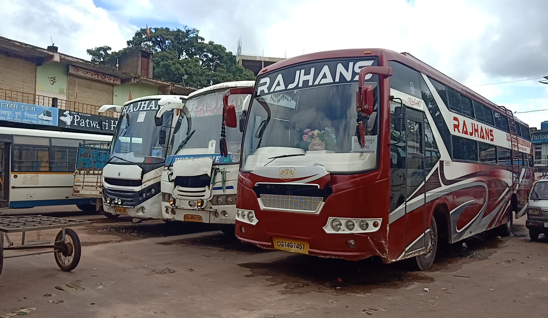 Bus operators are not getting a ride due to Corona virus in jashpur