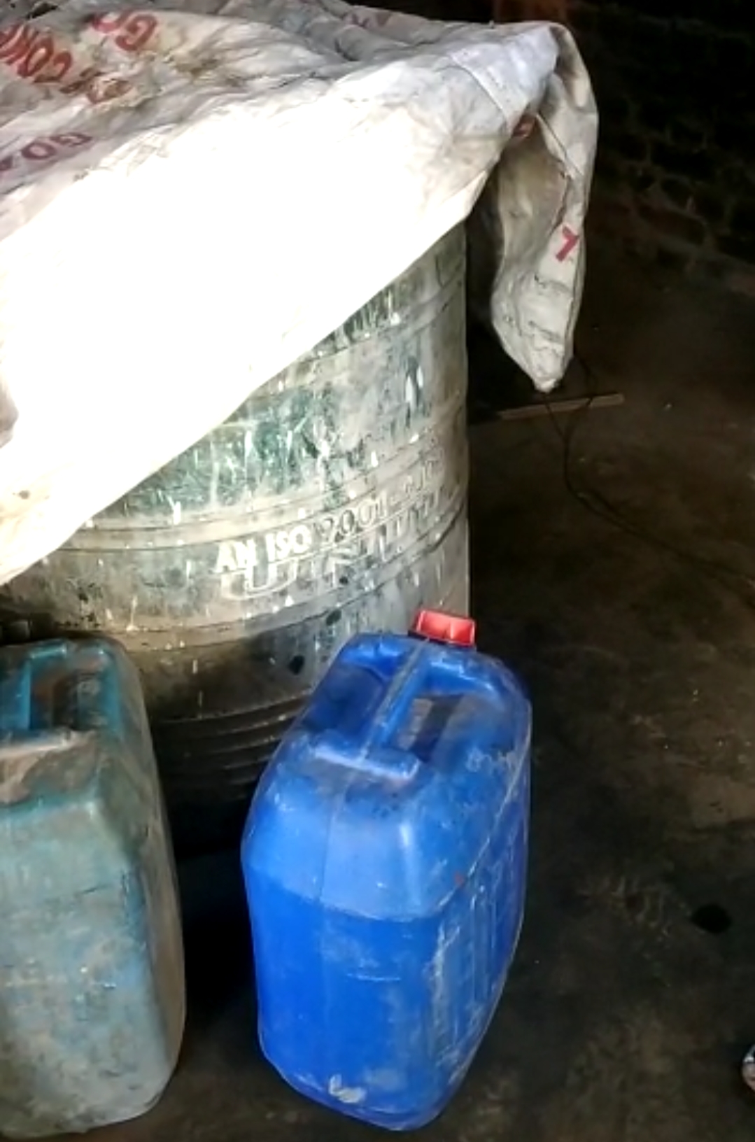 520 liters of illegal kerosene seized from dhaba in Tangrapani village of jashpur