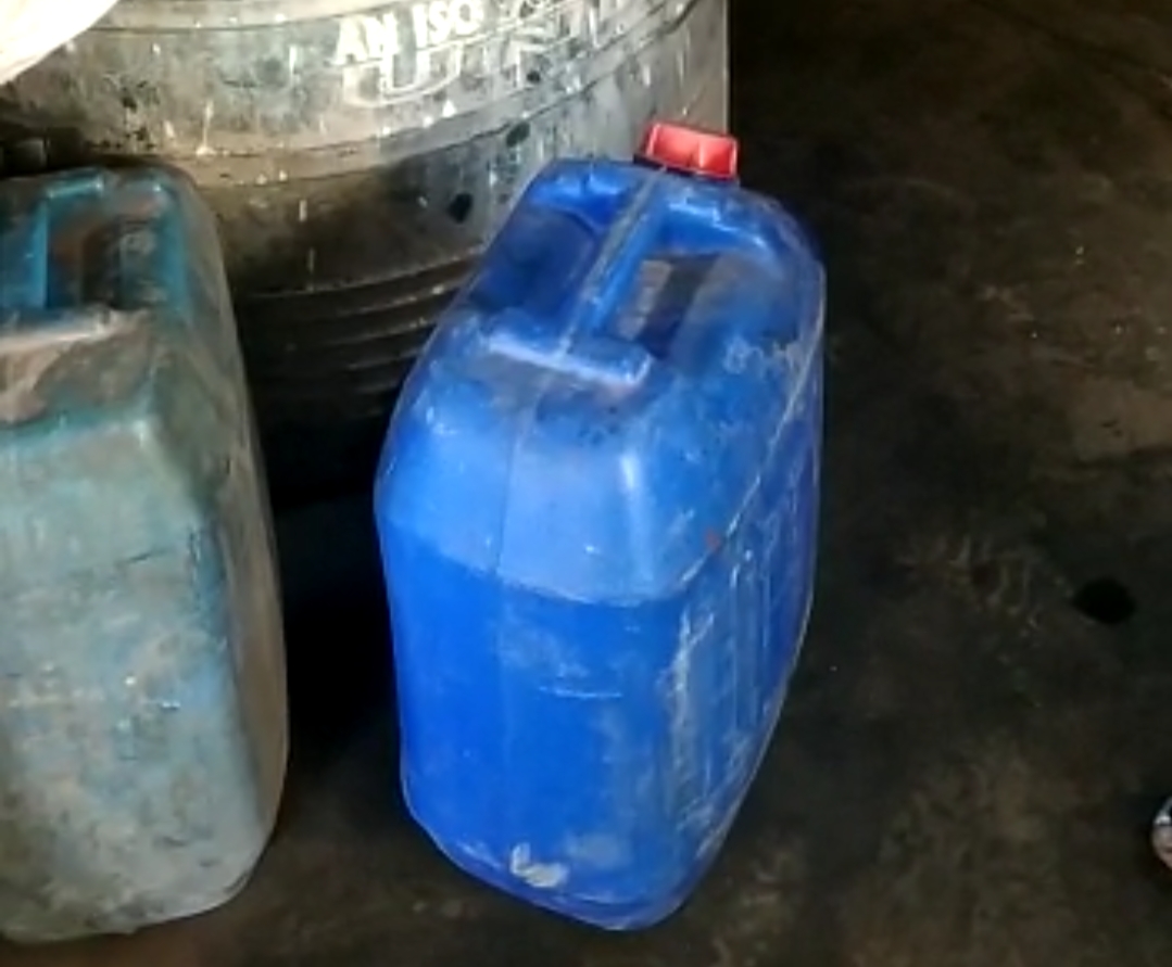 520 liters of illegal kerosene seized from dhaba in Tangrapani village of jashpur