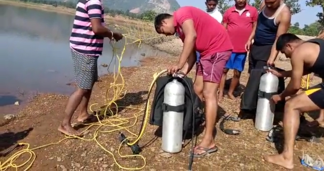 dead body of a student immersed in Belsonga dam was not found even after 72 hours in jashpur