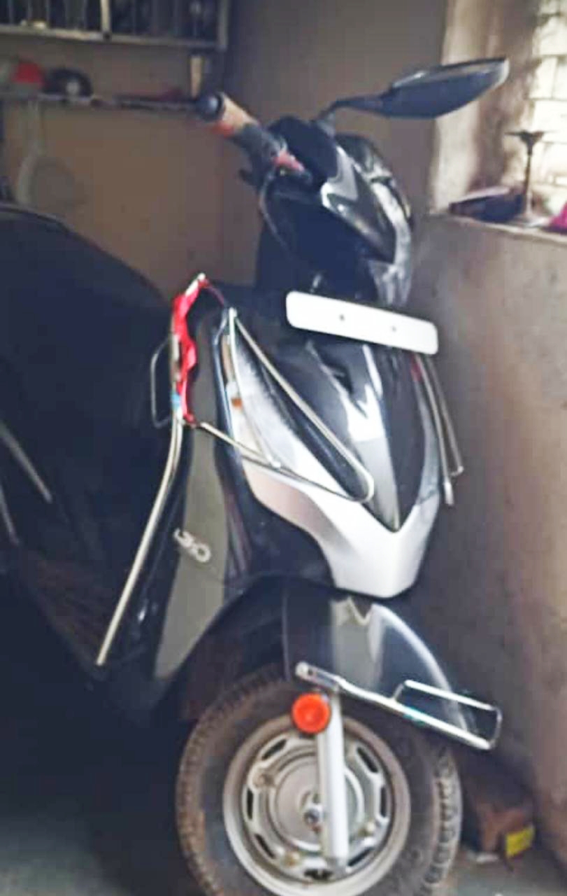 Police constable arrested for scooty theft in jashpur