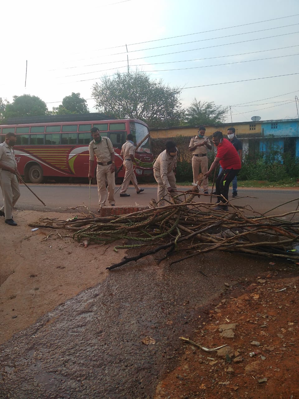 lockdown violation inn jashpur