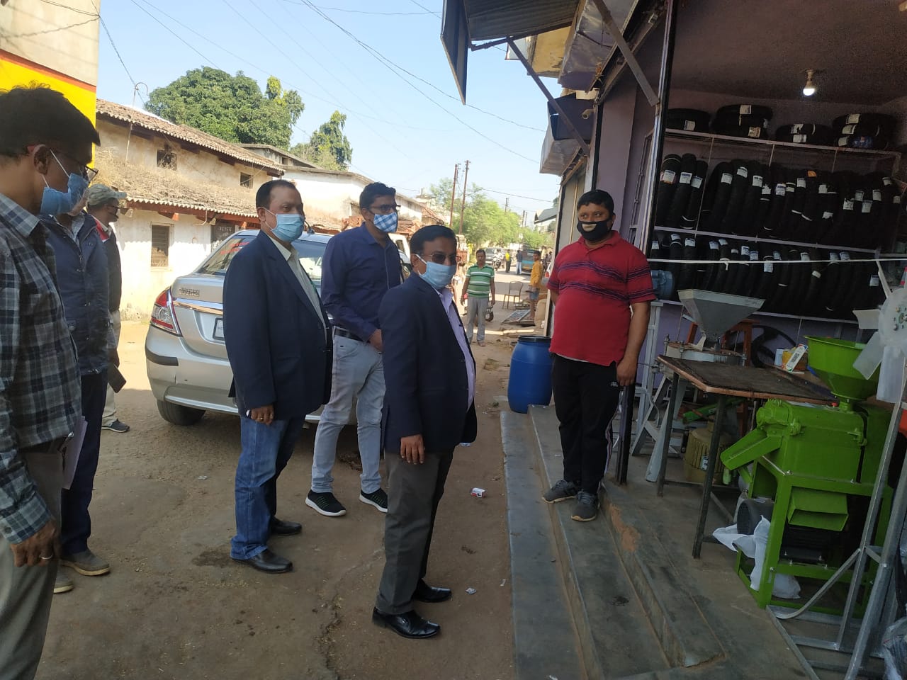 Collector Mahadev Kavre inspected several places including compost center and Muktidham in jashpur