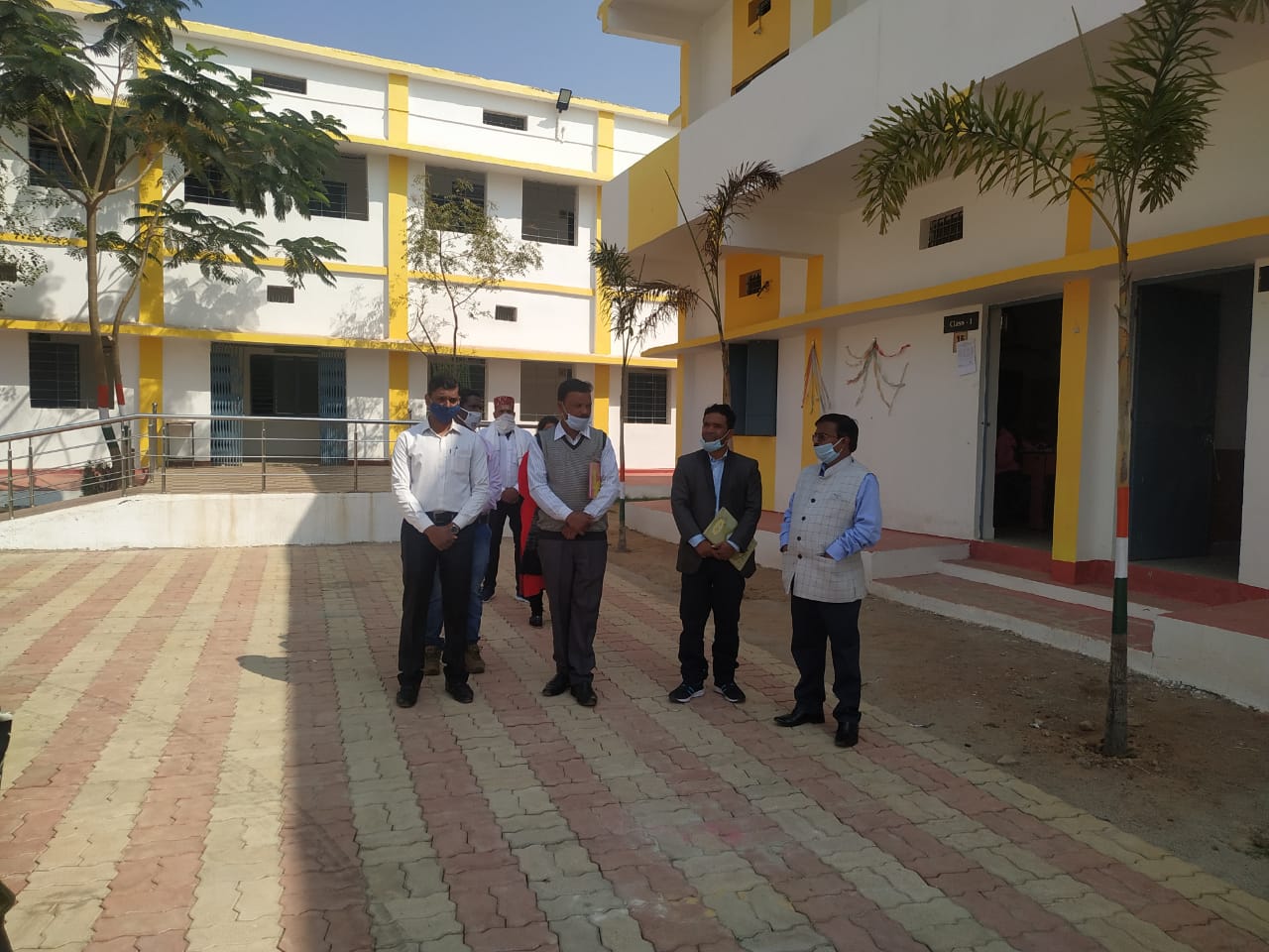 jashpur collector inspected english medium school