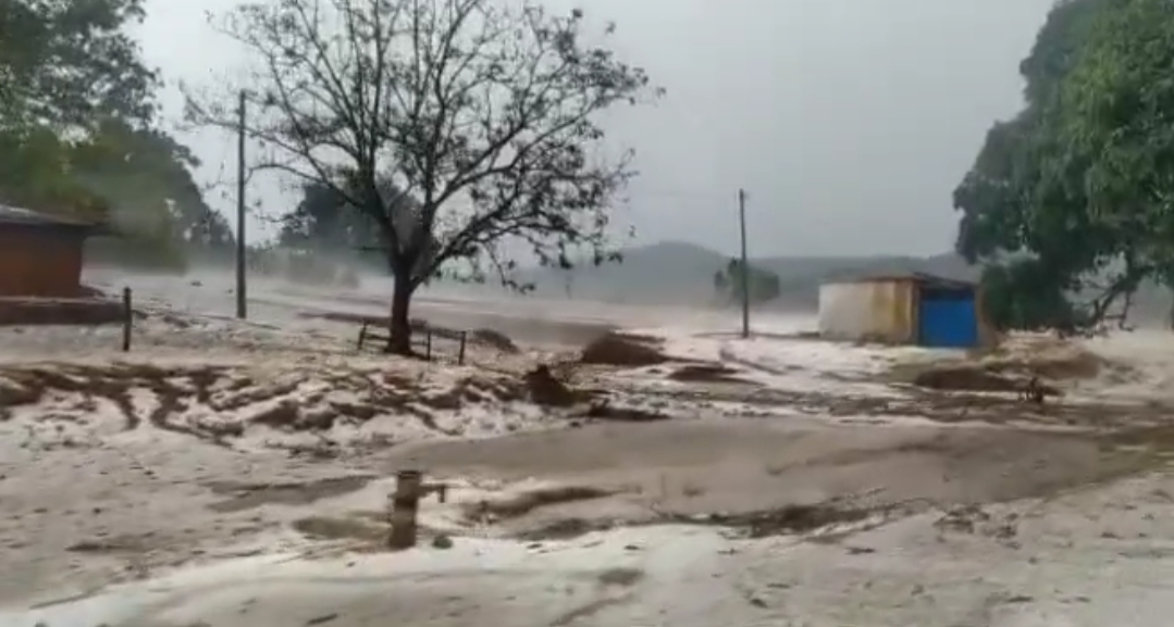 Heavy rain and hail in Jashpur