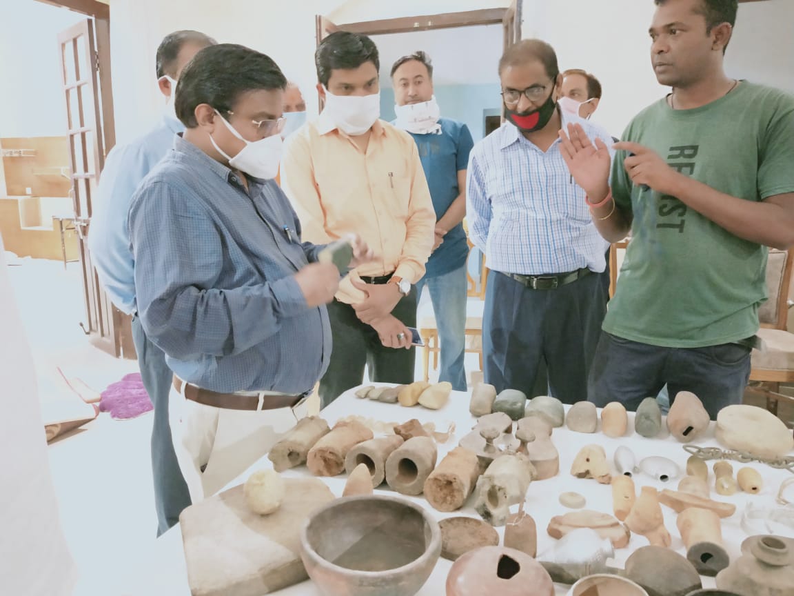 Collector inspected Archaeological Museum in Jashpur