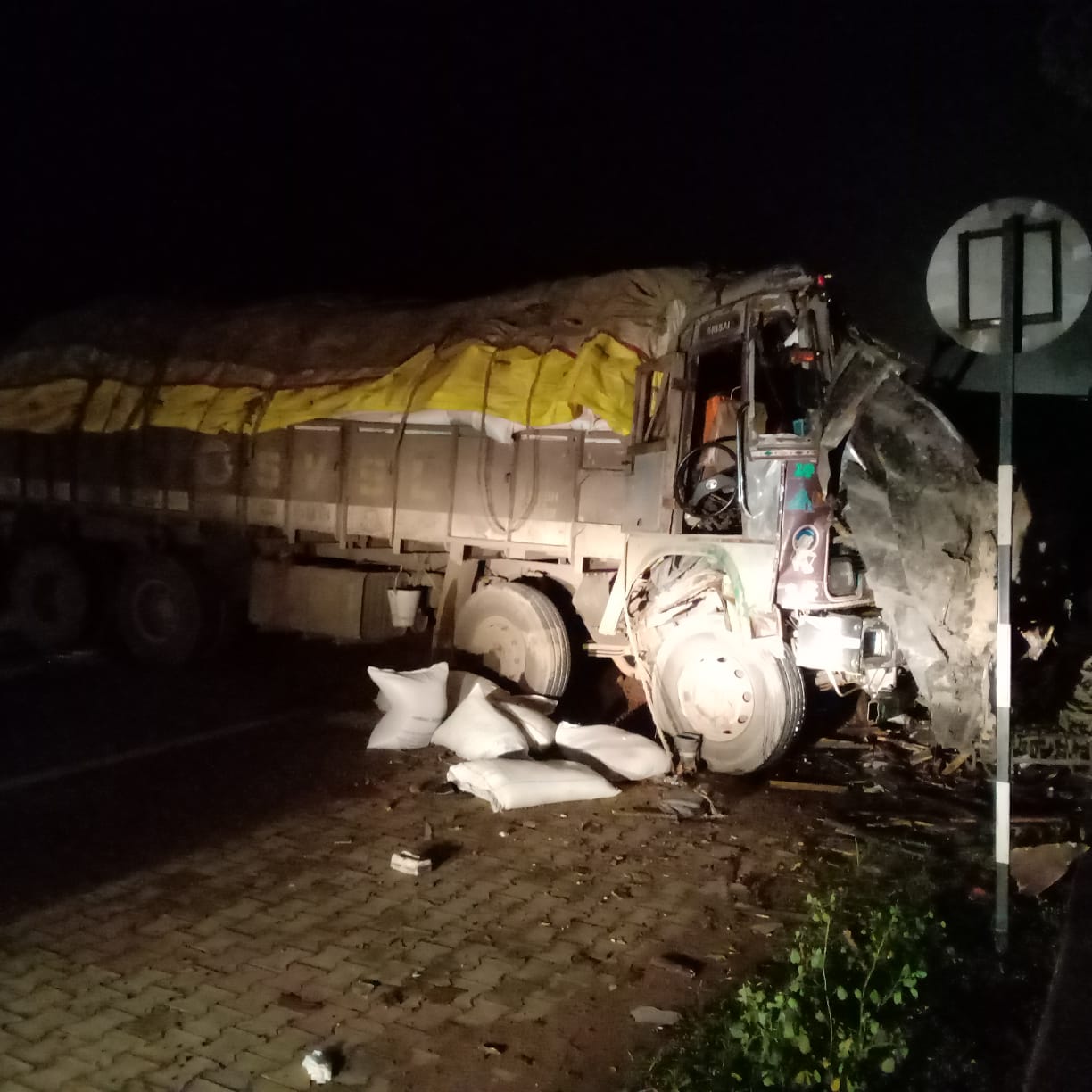 Two trucks collided near National Highway 30 in kondagaonTwo trucks collided near National Highway 30 in kondagaon