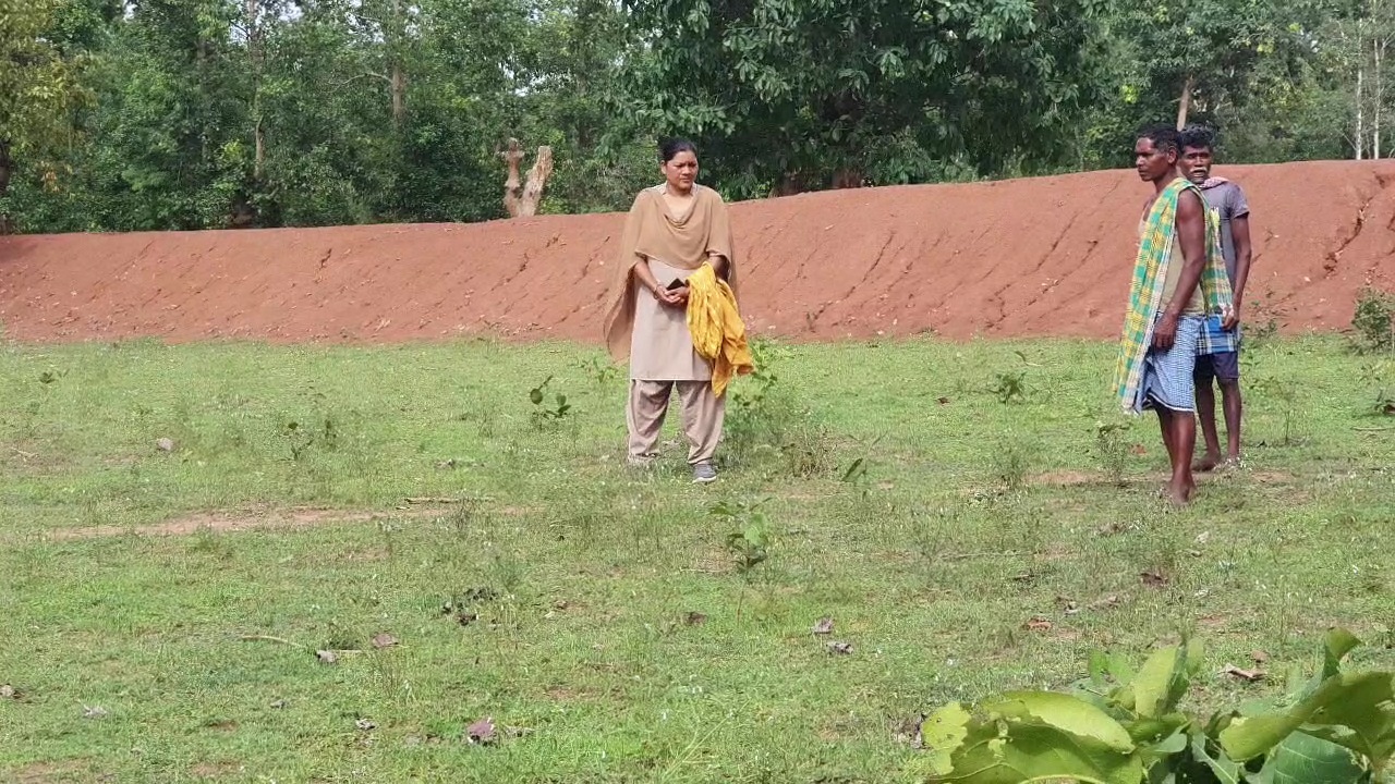 women proect forest and wildlife in kondagaon