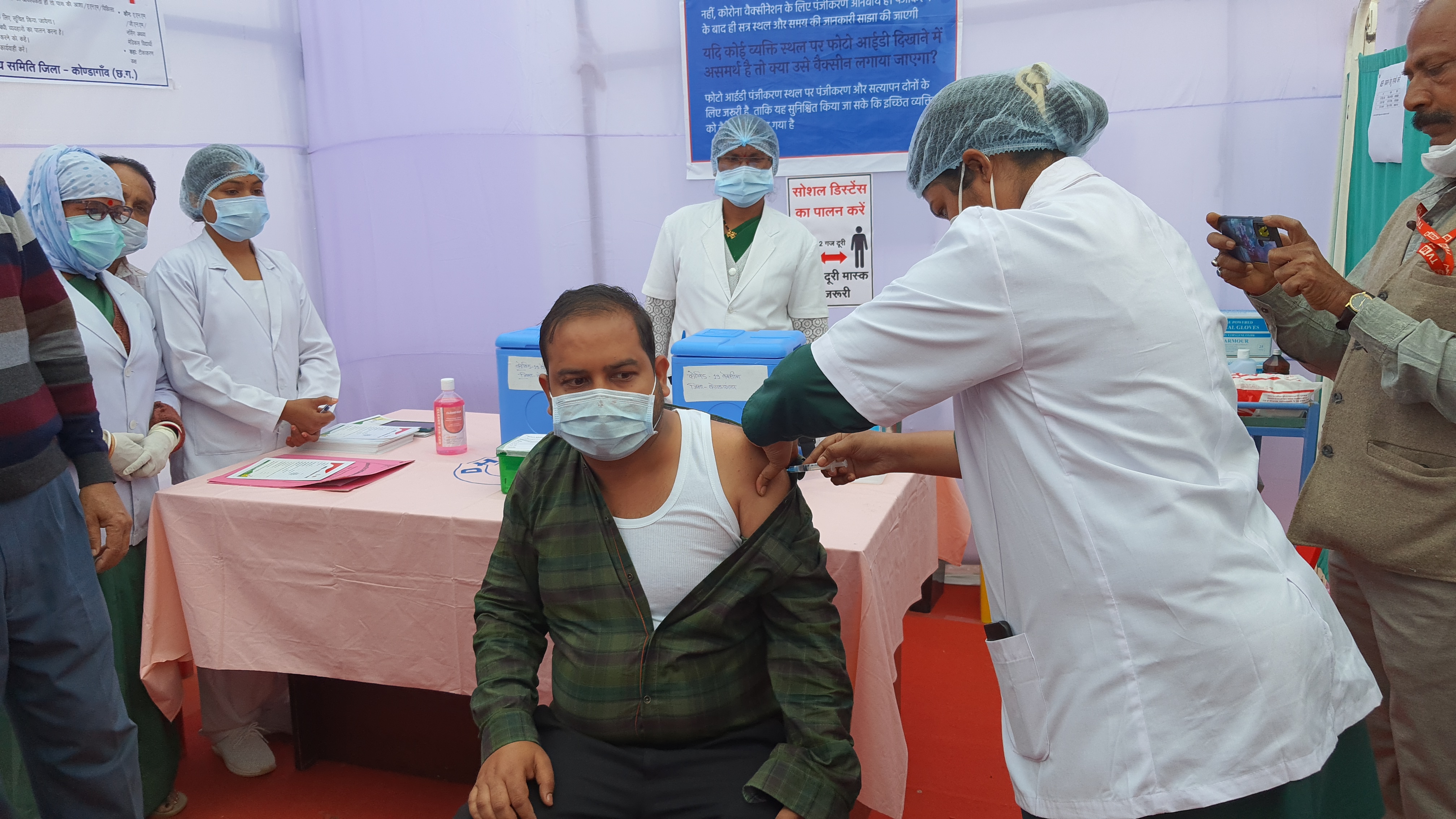 25 corona warriors were vaccinated in Kondagaon