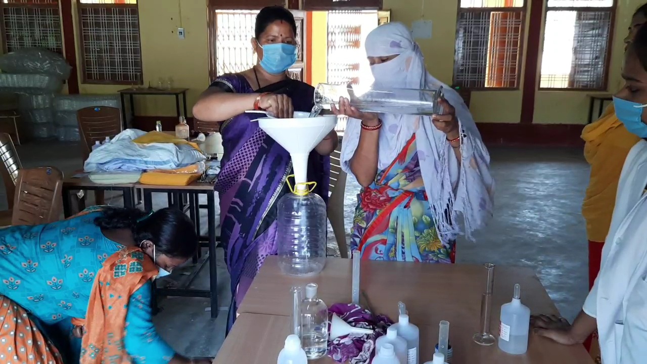 women-making-sanitizers-and-masks-in-kondagaon