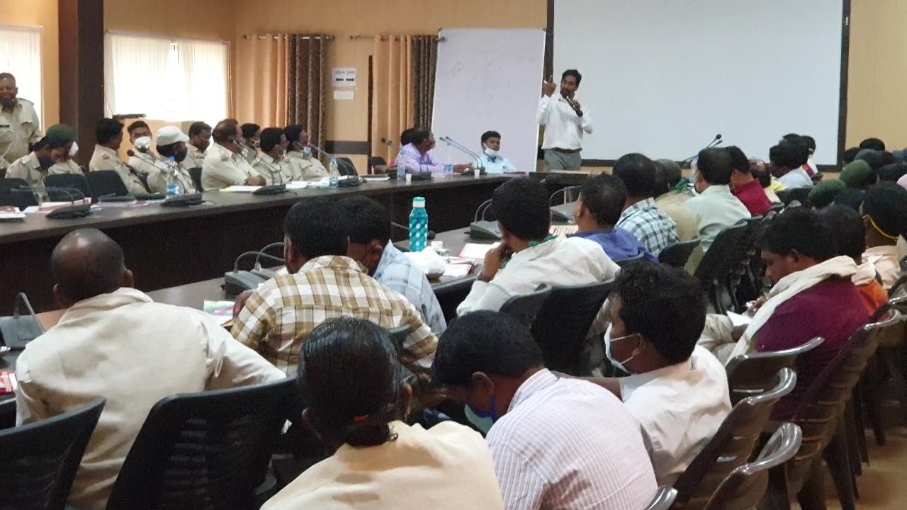 Workshop on information on forest rights laws