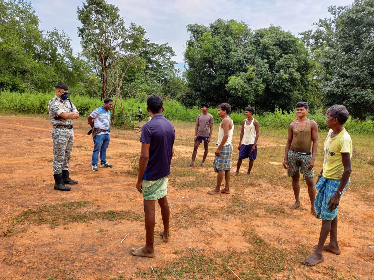 superintendent-of-police-siddharth-tiwari-visited-pungarpal-village-in-kondagaon