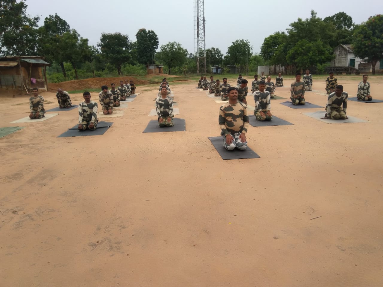 bsf jawan did yoga in kanker