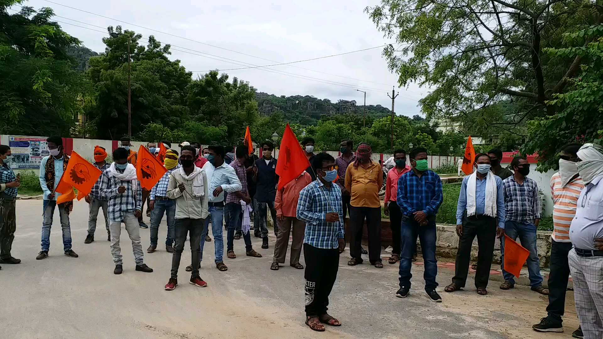 Power employees union submitted memorandum to collector in kanker