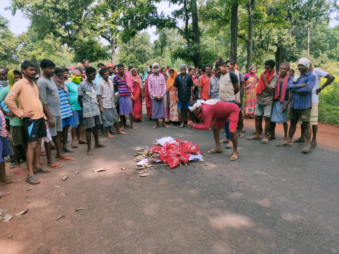 Villagers burnt Naxalite banners