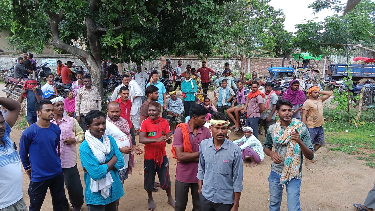 farmers protest due to shortage of fertilizer in kanker