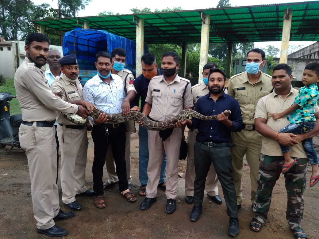 the giant dragon entered korba police line