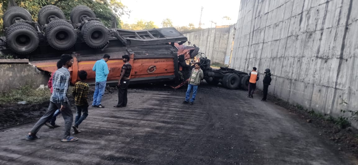 Driver seriously injured as trailer falls over bridge in korba