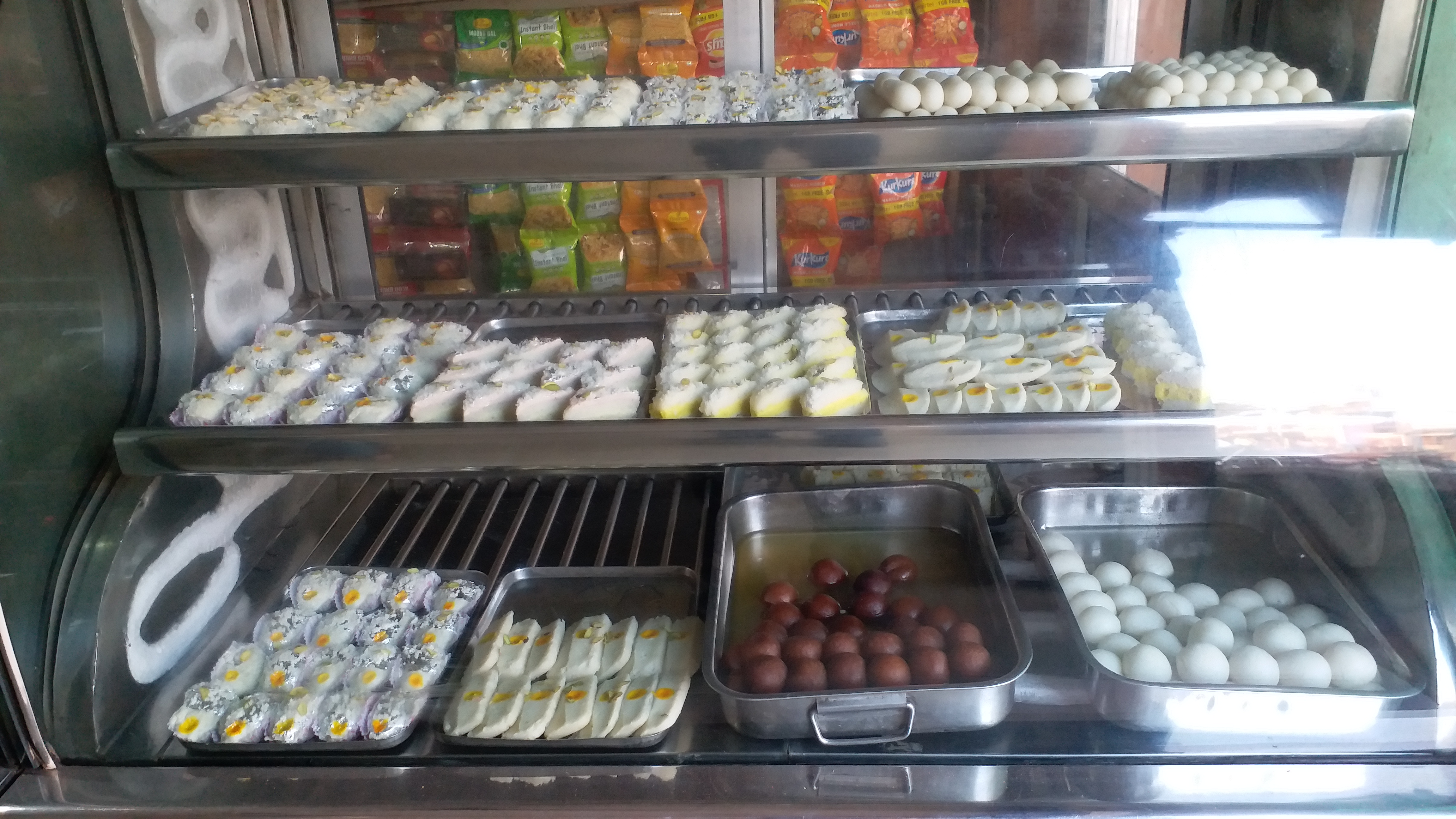 Food department team raided sweet shops in Deepka municipality area in korba