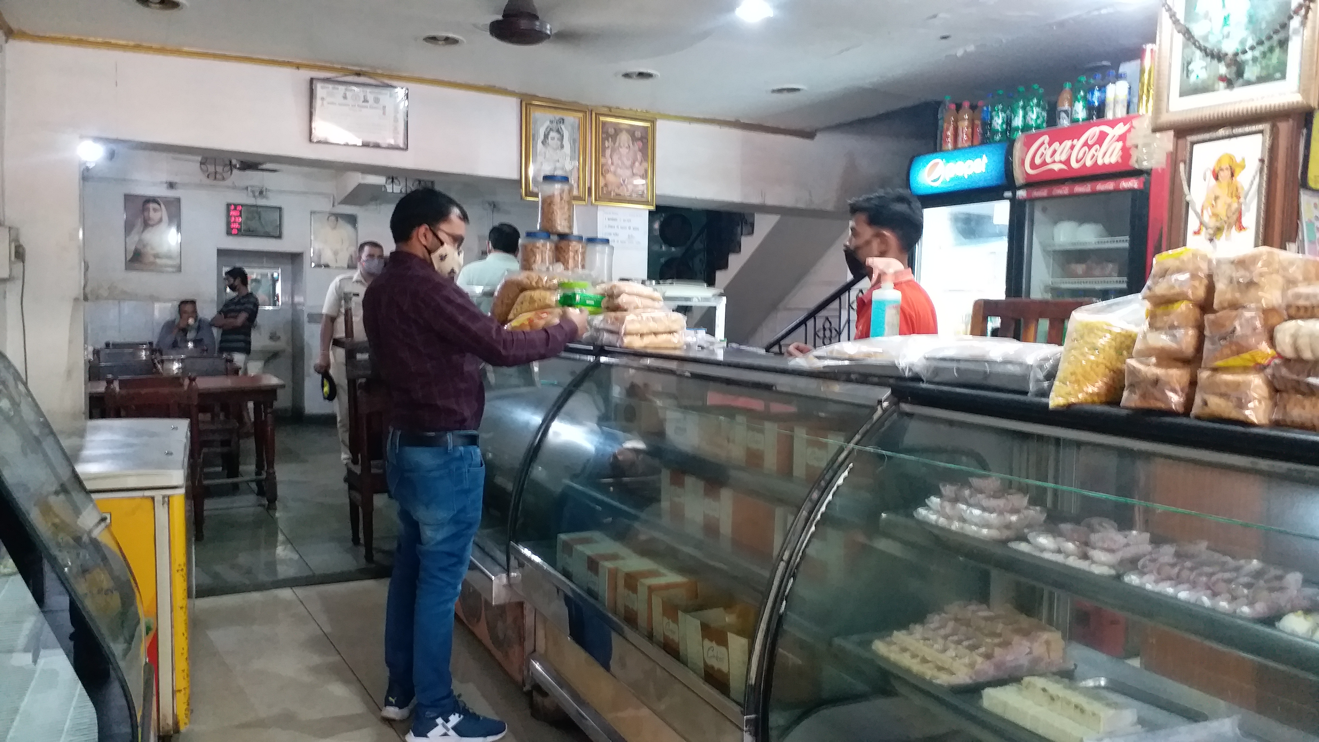 Food department team raided sweet shops in Deepka municipality area in korba