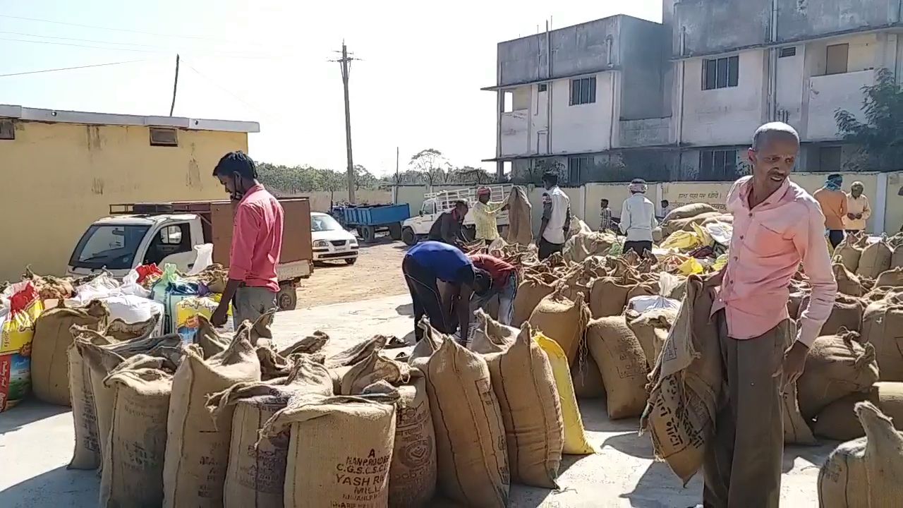 farmers who are not sell paddy in korba are in debt