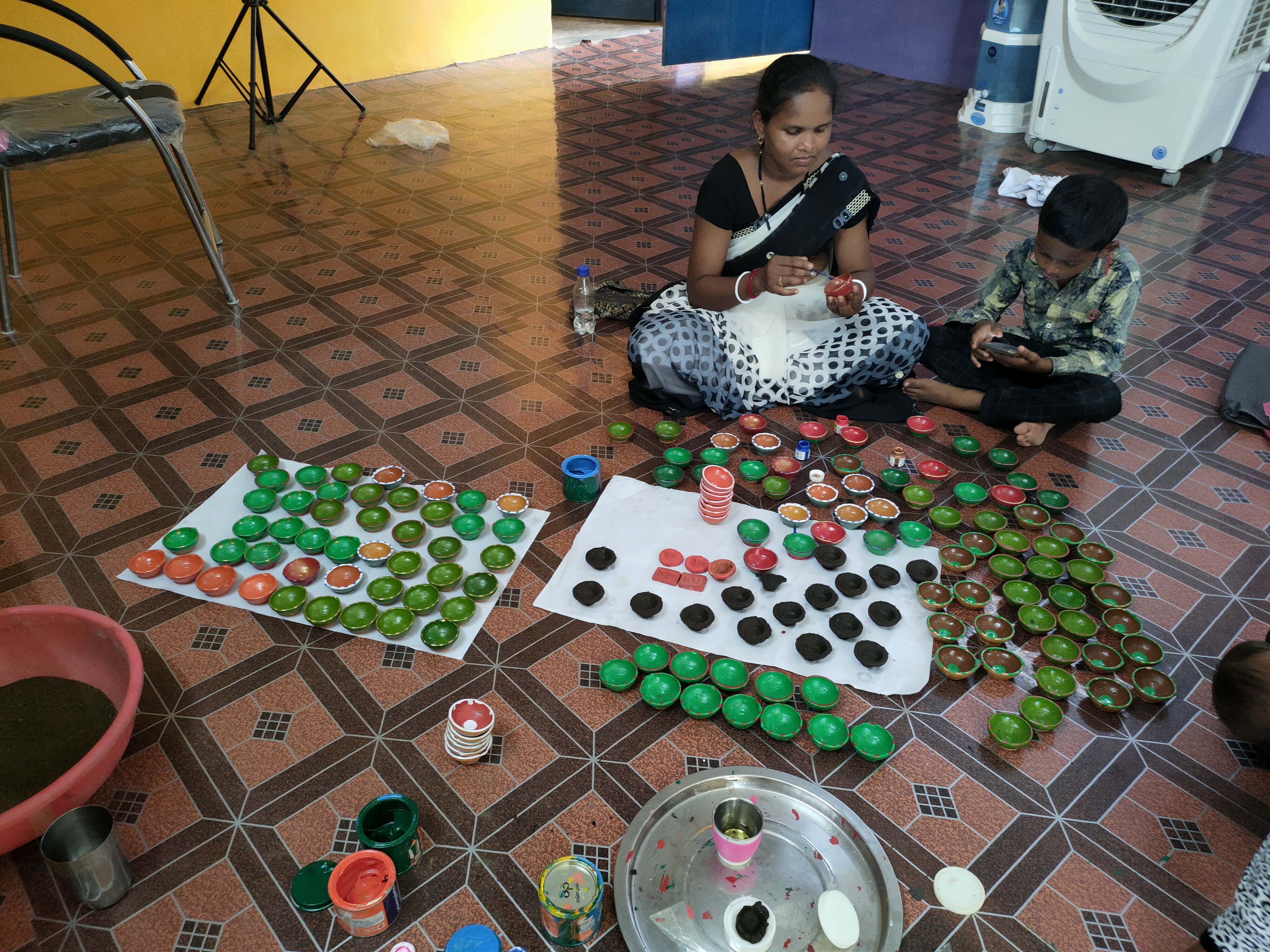 eco-friendly-diya-will-be-sold-in-diwali-celebration-2010