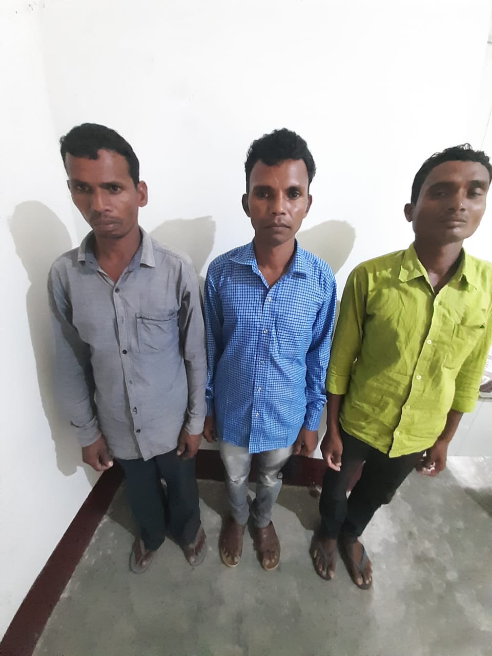 teen aaropee giraphtaar 18/5000 Three accused arrested