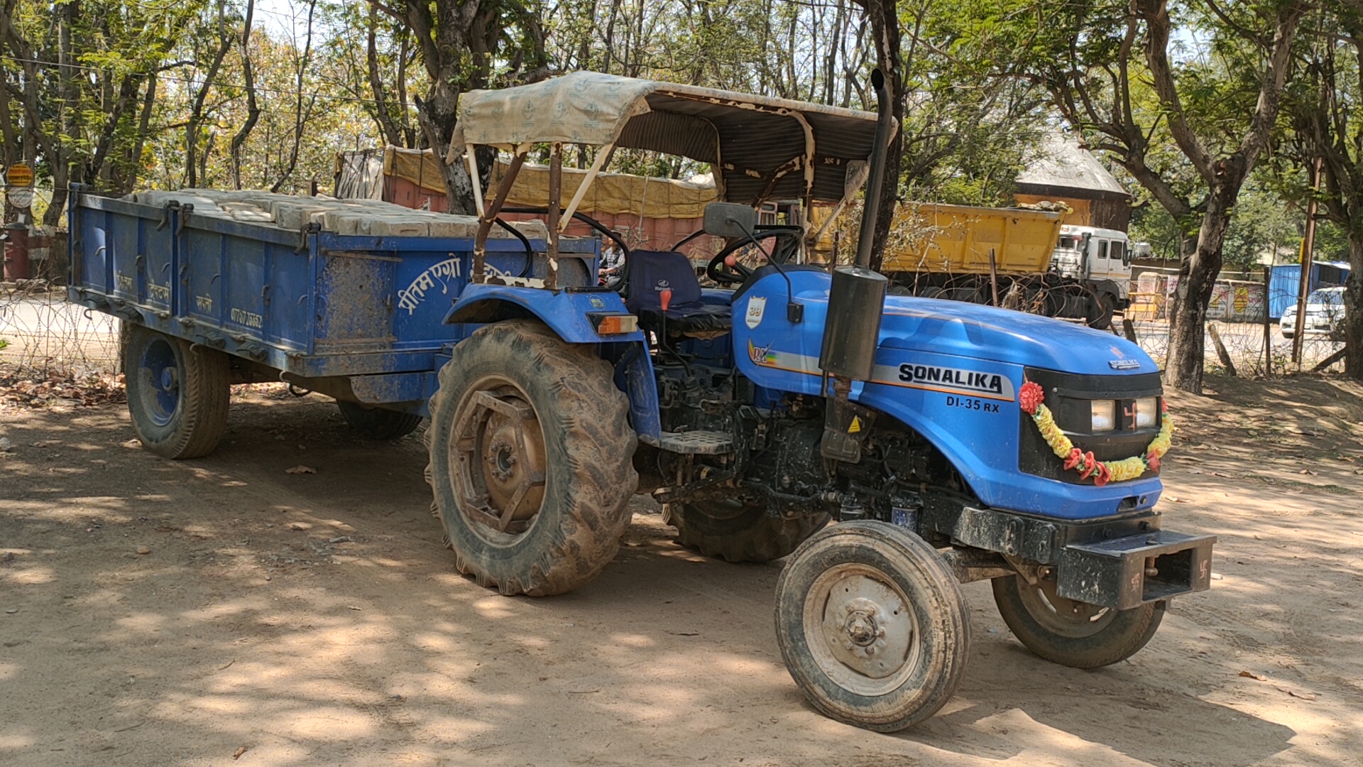 Fly ash brick theft from NTPC dam in katghora of korba