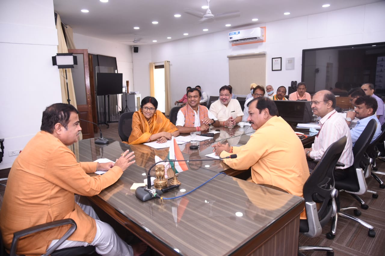 Jyotsna Mahant met Union Transport Minister nitin Gadkari