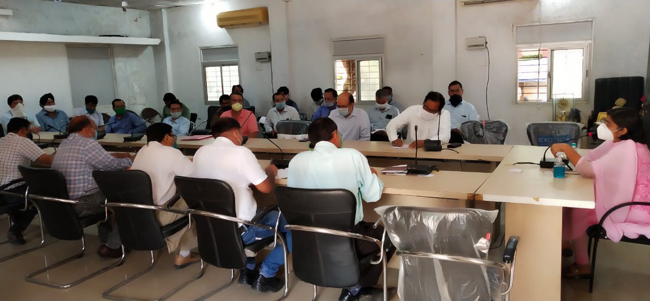 katghora-sdm-holds-important-meeting-with-heads-of-industrial-units-in-korba