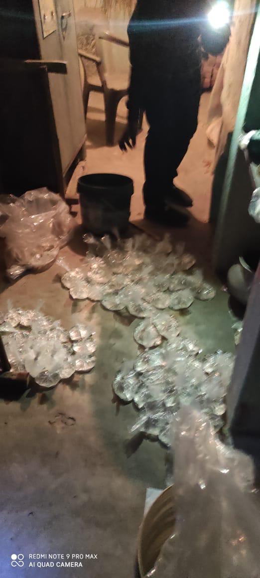 17 liters of Mahua liquor seized in Korba amid lockdown