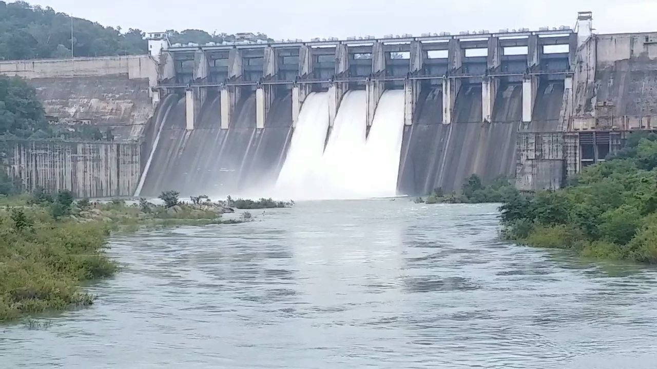 24,000 cusecs of water being released due to excess water in Minimata Bango Dam