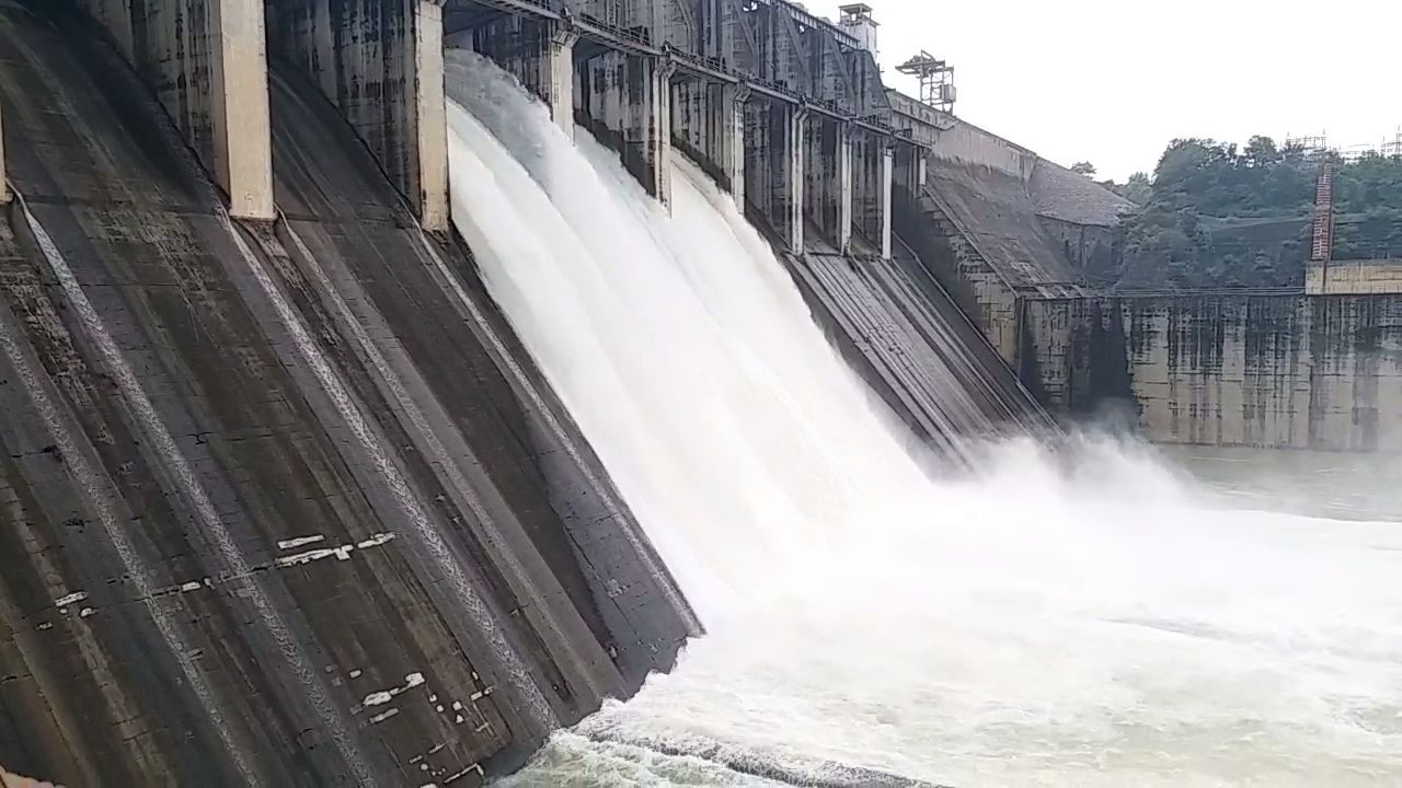 24,000 cusecs of water being released due to excess water in Minimata Bango Dam