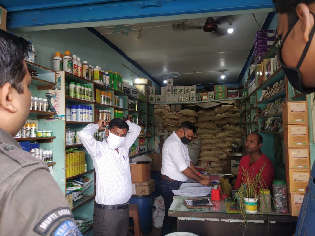Korba district administration has canceled the licenses of four urea shops