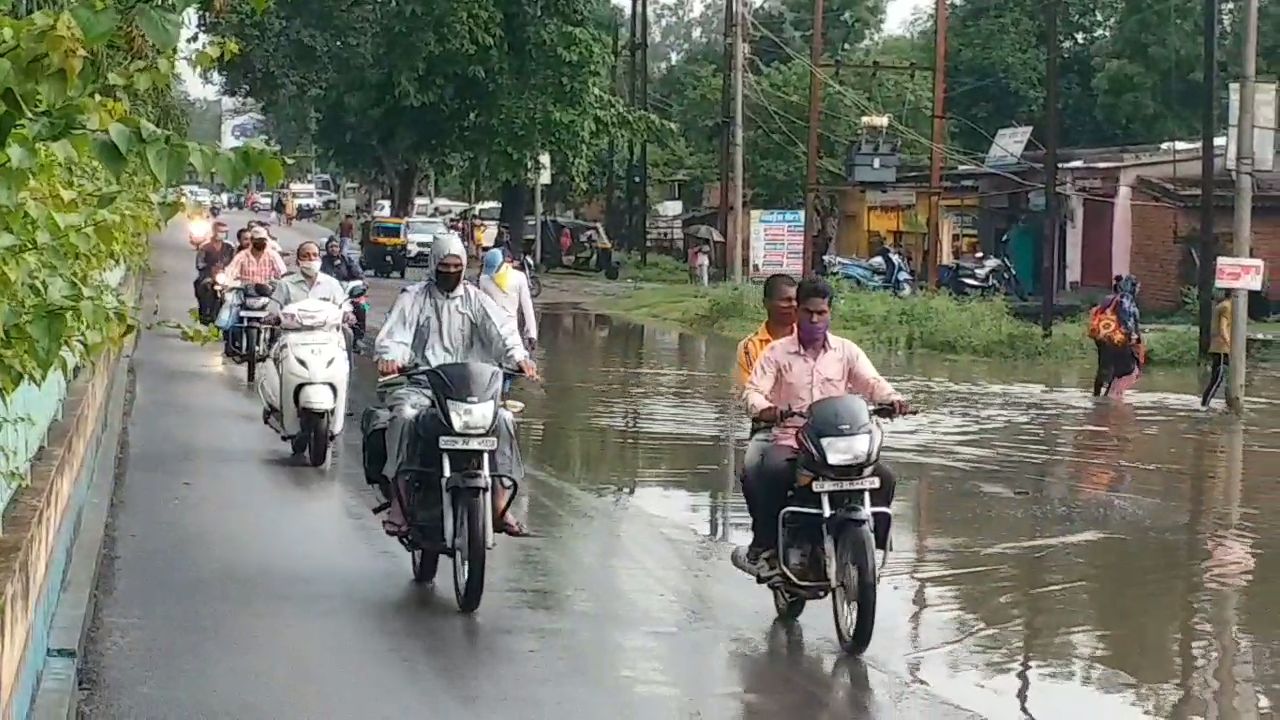 drainage system in korba municipal corporation has become a big problem for the residents