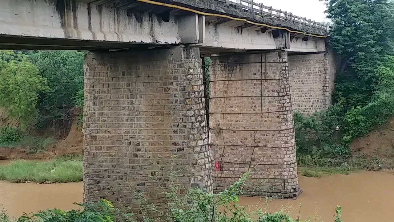 condition of the bridge is very poor