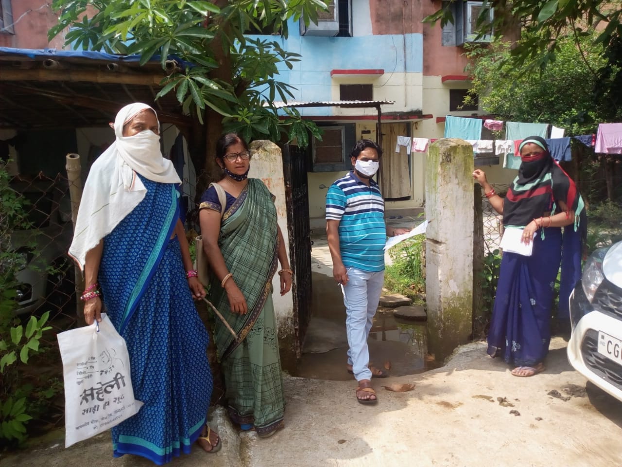 health department survey team conducting door-to-door health check-up in kawardha