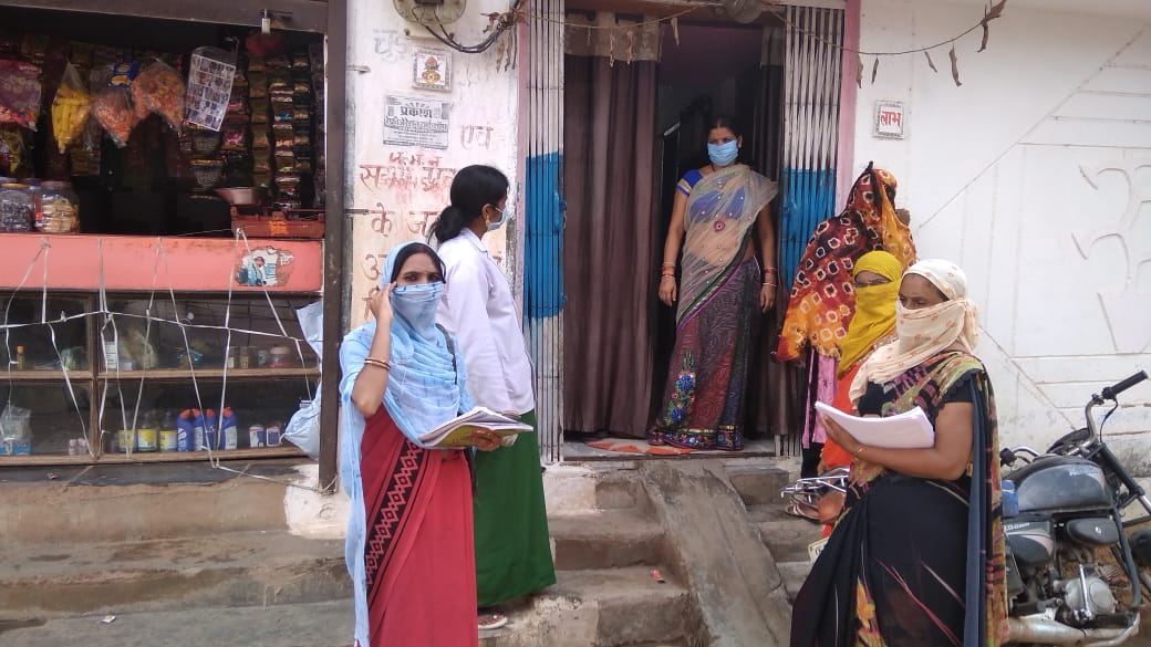 health department survey team conducting door-to-door health check-up in kawardha