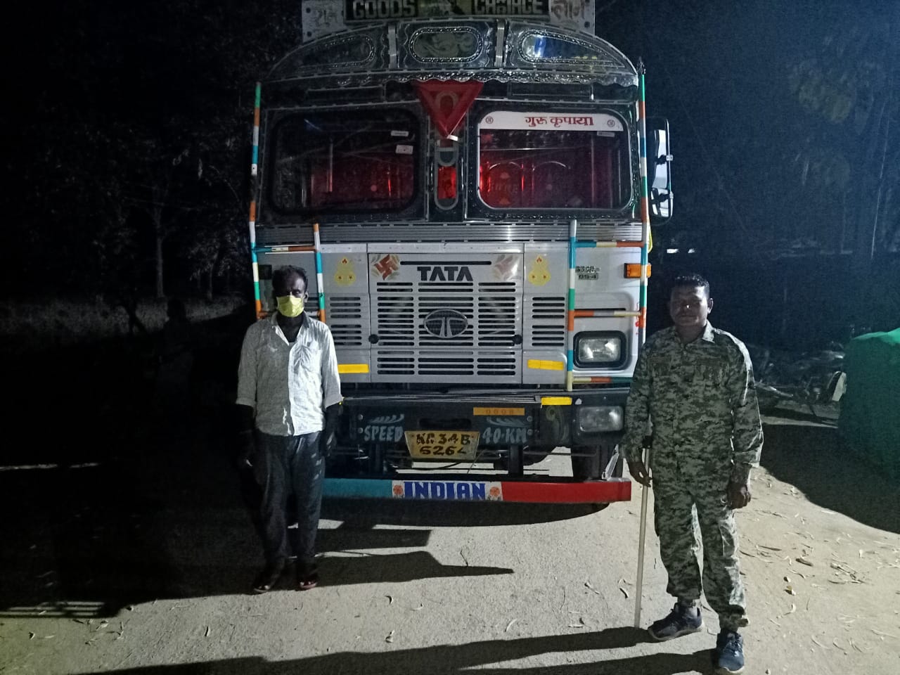 Action taken on four truck drivers doing illegal transport during lockdown in kawardha