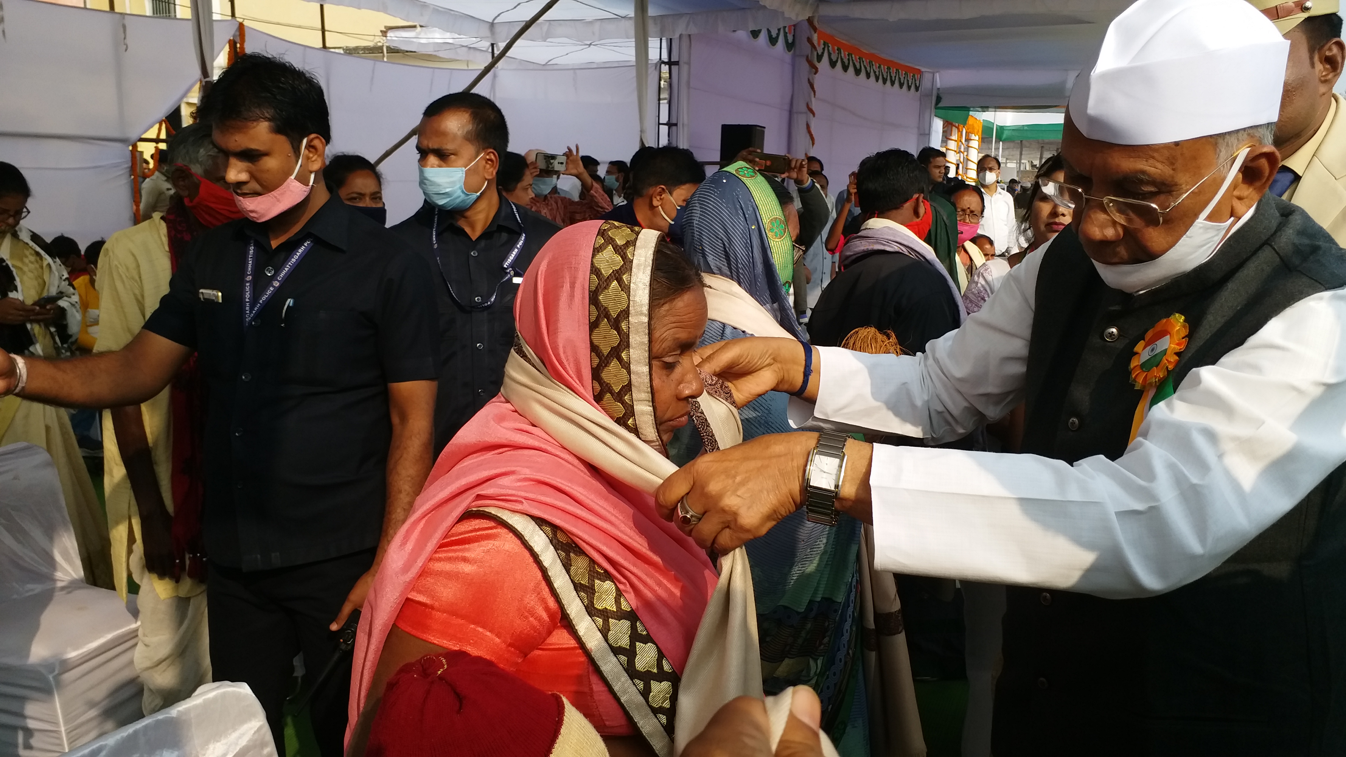 ome minister Tamradhwaj Sahu hoisted the flag